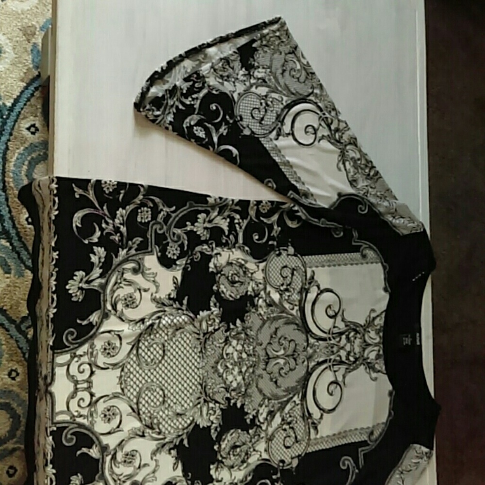 Dress - Picture 2 of 4